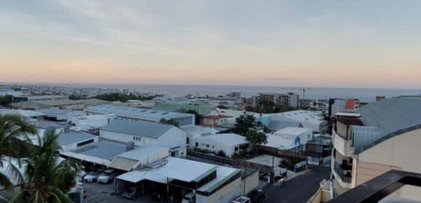 En vente un appartement T2 de 49.21 m2 situé dans une résidence sécurisée à Sainte Clotilde