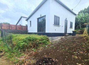 À louer une maison neuve avec jardin située sur la commune Carron à Sainte Suzanne