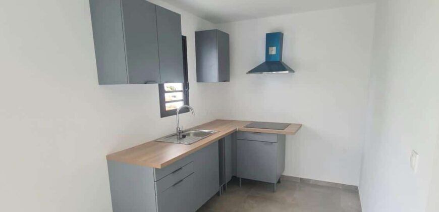 À louer une maison neuve avec jardin située sur la commune Carron à Sainte Suzanne