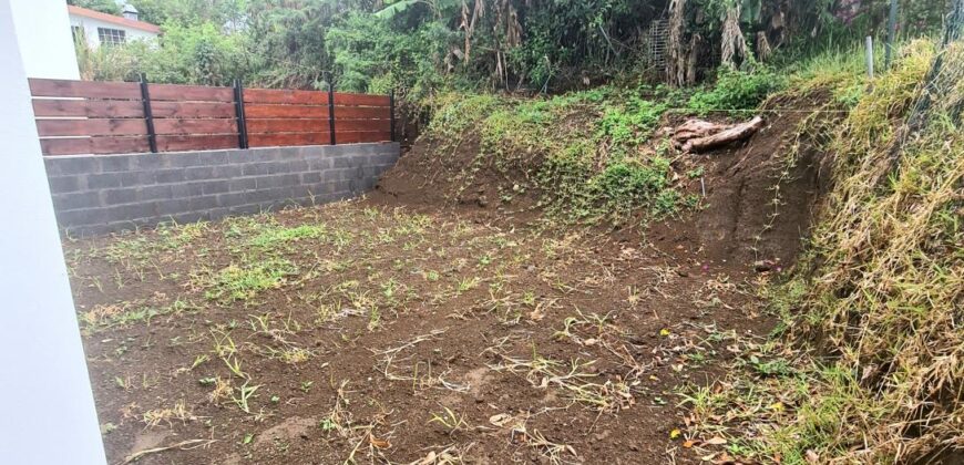 À louer une maison neuve avec jardin située sur la commune Carron à Sainte Suzanne