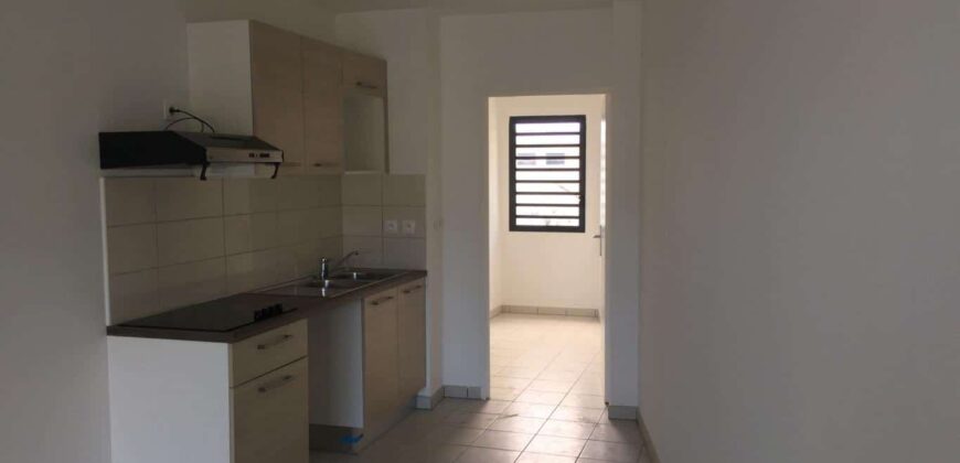 Location d’un appartement F2 de 45.18m2 dans une résidence à Sainte Clotilde