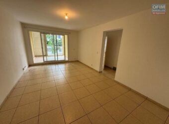 En location appartement de type F3 d’environ 56 m² situé au Tampon proche du centre-ville