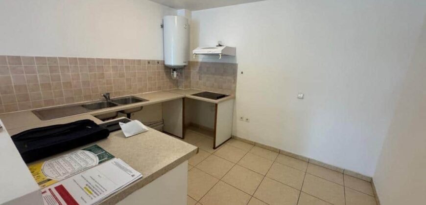 En location appartement de type F3 d’environ 56 m² situé au Tampon proche du centre-ville