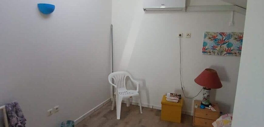 Location d’un agréable appartement F2 de 39.46m2 situé proche de la plage et du centre ville de La Saline Les Bains