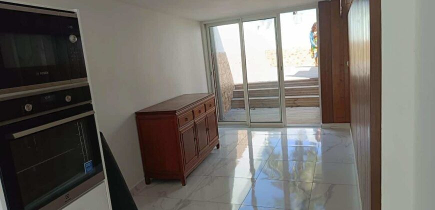 En vente une agréable villa F3/F4 entièrement rénovée à deux pas des sentiers de randonnée à l’Entre-Deux.