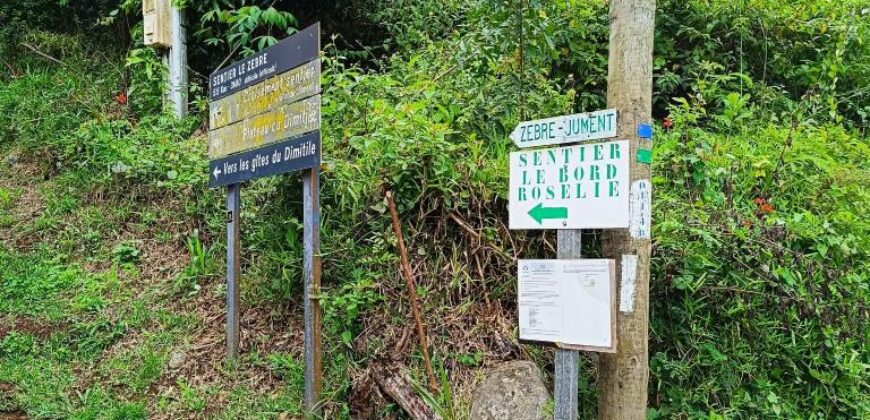 En vente une agréable villa F3/F4 entièrement rénovée à deux pas des sentiers de randonnée à l’Entre-Deux.