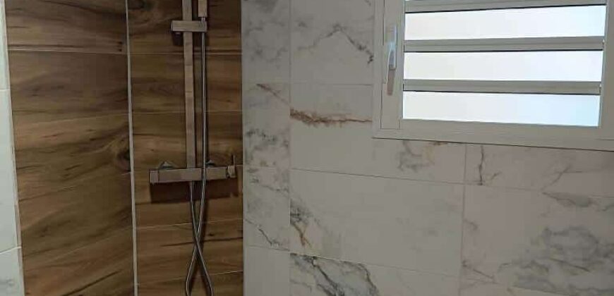 En vente une agréable villa F3/F4 entièrement rénovée à deux pas des sentiers de randonnée à l’Entre-Deux.