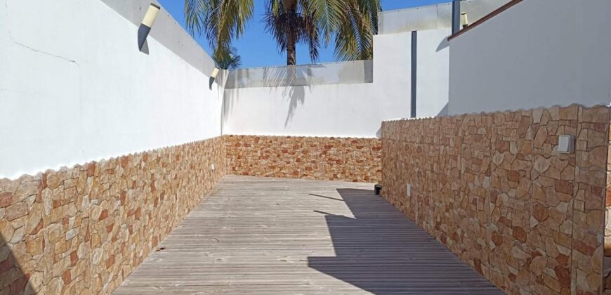 En vente une agréable villa F3/F4 entièrement rénovée à deux pas des sentiers de randonnée à l’Entre-Deux.