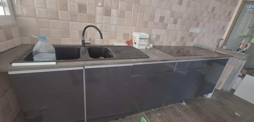 Location d’un appartement F1 de 40m2 à proximité des commerces à Sainte Anne