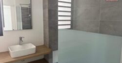 À louer un appartement T3 situé dans une résidence sécurisée à Saint Pierre