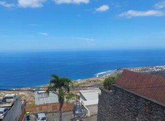 A louer un appartement T3 avec vue imprenable sur mer à la Fontaine Saint Leu