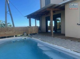 À louer belle villa F4 avec piscine située dans le quartier recherché du Manirons