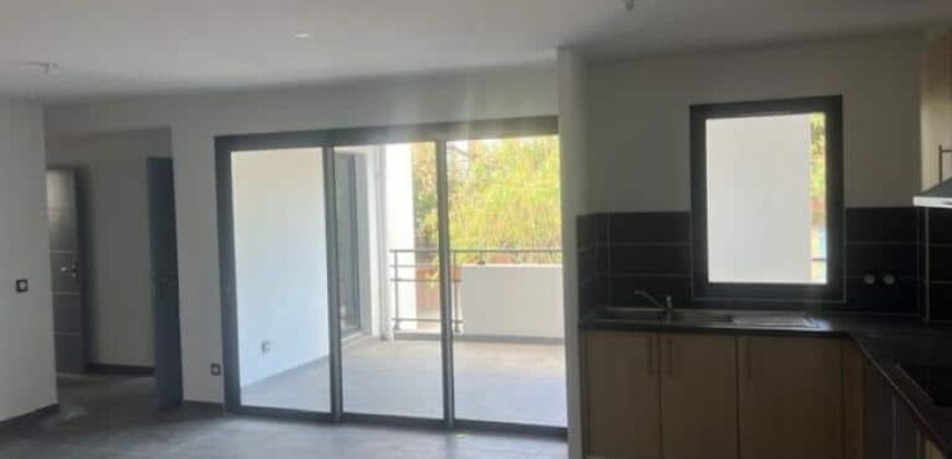 À louer appartement T3 situé en plein centre-ville de L’Étang-Salé les Hauts