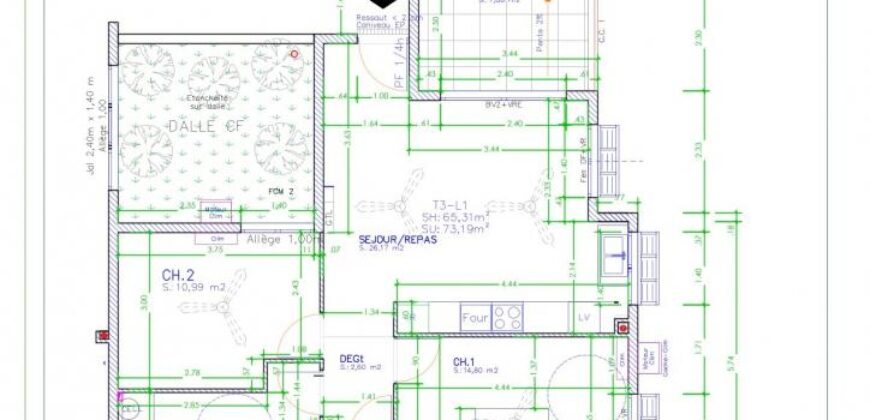 En vente un appartement F3 de 102m2 proche des commerces à Saint Denis