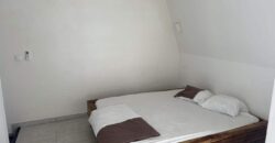 À louer un appartement de type F2 en duplex avec une vue imprenable sur la mer situé à Terre sainte