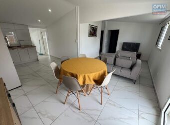 Location d’une ravissante villa meublée T3 entièrement rénovée située au Tampon