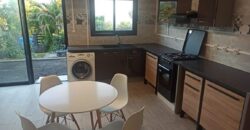 En vente cette belle villa spacieuse en duplex de type T4 avec vue mer située à Terre Sainte