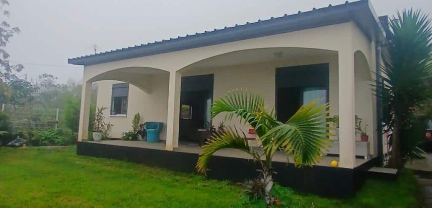 En vente charmante maison T3 d’environ 90 m2 située à La Chaloupe Saint Leu