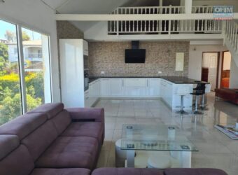 À louer appartement T4 meublé une vue imprenable sur la mer et la montagne situé à La Plaine des Cafres, 21ᵉ km