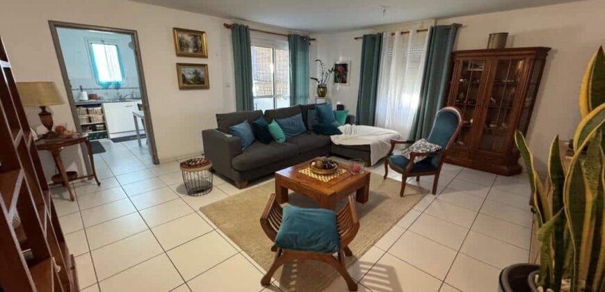 À vendre un bel appartement T3 d’environ 78 m2 situé dans une belle résidence de standing au Tampon