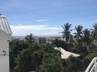 En vente un appartement F2 dans une résidence privée de 6 lots à Sainte Clotilde