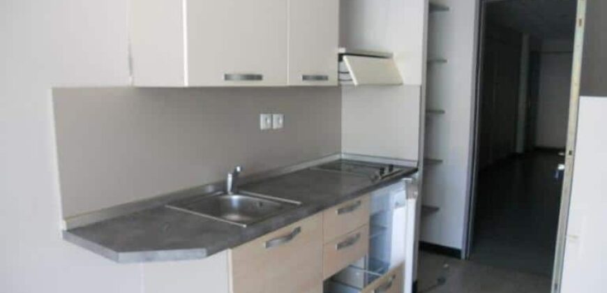 À louer un appartement de type F1 de 19.42m2 dans une résidence à Sainte Clotilde