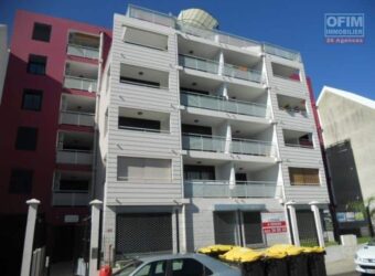 À louer un appartement de type F1 de 19.42m2 dans une résidence à Sainte Clotilde