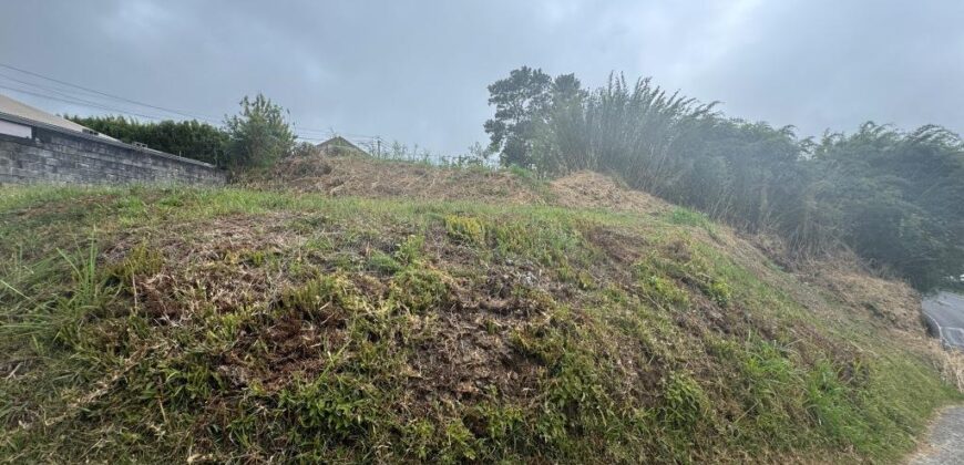 En vente un terrain d’environ 822 m2 situé dans un environnement paisible à Mont Vert Village
