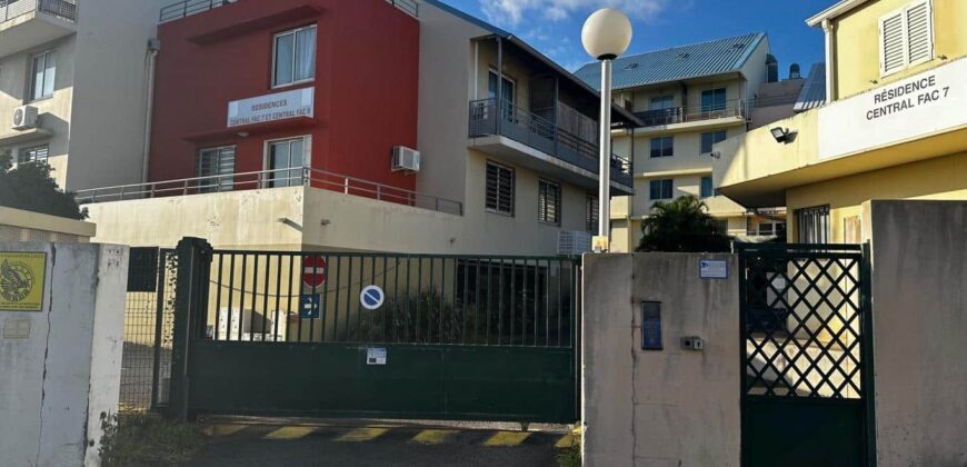 À louer un studio meublé de 19.66 m2 situé dans une résidence sécurisée à Saint Pierre