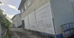 En vente un immeuble sur un terrain de 452m2 proche des commerces à Saint André