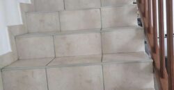 En vente un immeuble sur un terrain de 452m2 proche des commerces à Saint André