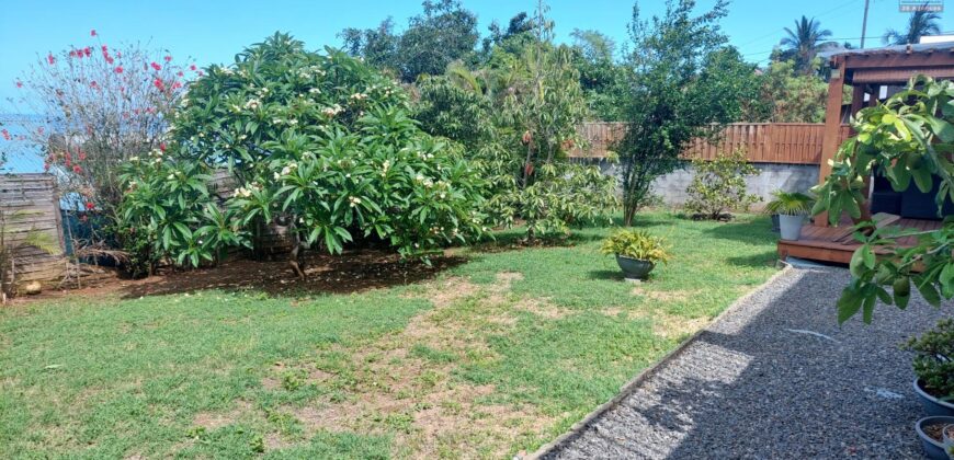 À louer une villa spacieuse villa F4 de 107m2 offrant vue sur mer à Saint Leu