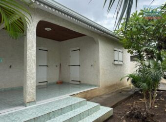 À louer charmante maison T4 de 95 m2 située à Ravine des Cabris, Saint-Pierre