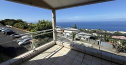 Location d’un appartement T2 de 47.17m2 offrant vue imprenable sur mer et montagne au centre ville des Avirons