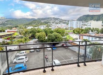 À vendre un appartement T2 avec terrasse proche centre ville de Saint Denis