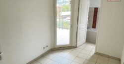 À vendre un appartement T2 avec terrasse proche centre ville de Saint Denis