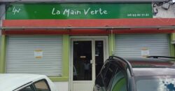 À louer un local commercial avec parking proche centre ville de Saint Paul