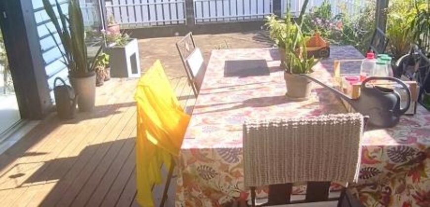 À louer grande villa T5 avec vue mer et montagne située proche du centre-ville à Petite Ile