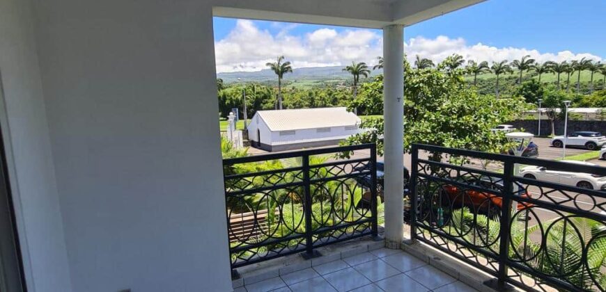 À louer un appartement de 45m2 dans une résidence avec parking à Sainte Suzanne