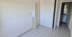 À louer un appartement de 45m2 dans une résidence avec parking à Sainte Suzanne