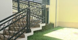À louer un appartement de 45m2 dans une résidence avec parking à Sainte Suzanne