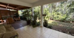 À vendre une grande maison T6 en R+1 de 172 m2 utiles sur un terrain de 463 m2 située à Terre Sainte