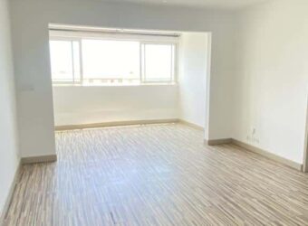 À louer un lumineux appartement T3 de 69m2 entièrement rénové dans une résidence calme et sécurisé dans le secteur de la trinité.