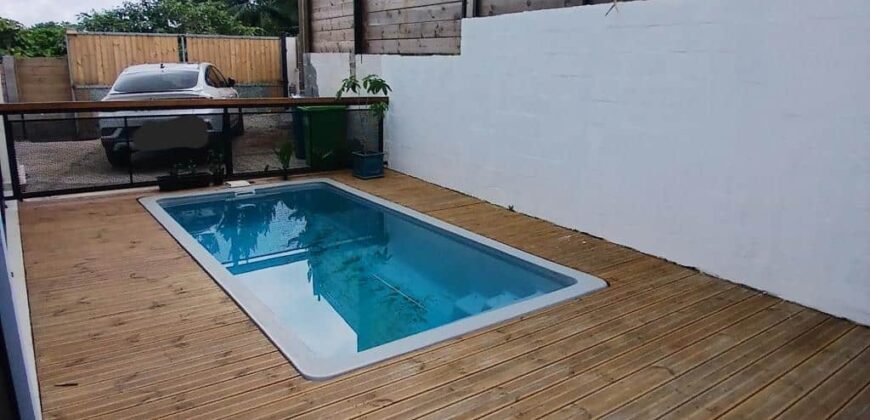 À louer une magnifique villa T4 non meublée avec piscine située à Saint Paul Le Guillaume