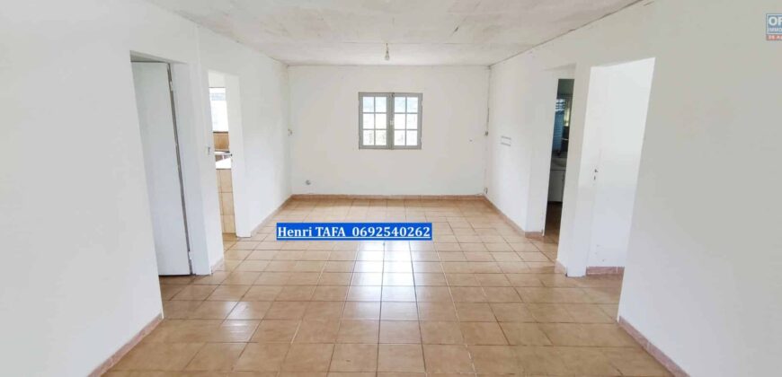 À vendre maison de type F3 d’environ 85 m2 sur un terrain de 623 m2 située à Saint Joseph