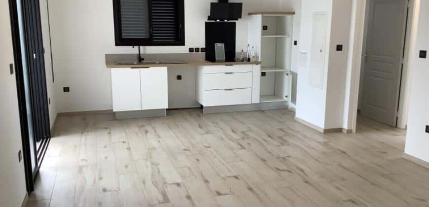 À louer agréable appartement T3 de 65.14 m2 situé à La Rivière Saint Louis
