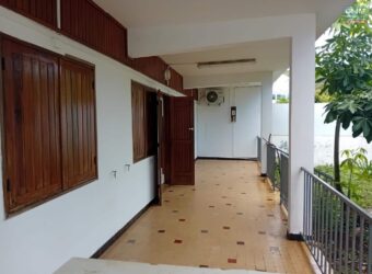 À vendre une villa de type F5/6 sur un terrain de 339m2 au centre ville de Saint Paul