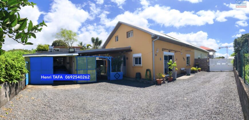 À vendre villa T4 de 120 m2 avec vue mer et montagne située dans le secteur calme de Jean-Petit Saint Joseph