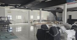 À louer un local commercial de 260m2 à proximité du Boulevard Sud à Sainte Clotilde