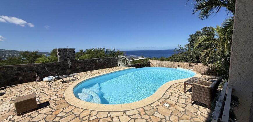 Villa d’exception à vendre à la Pointe des Châteaux – piscine et vue spectaculaire océan et montagne
